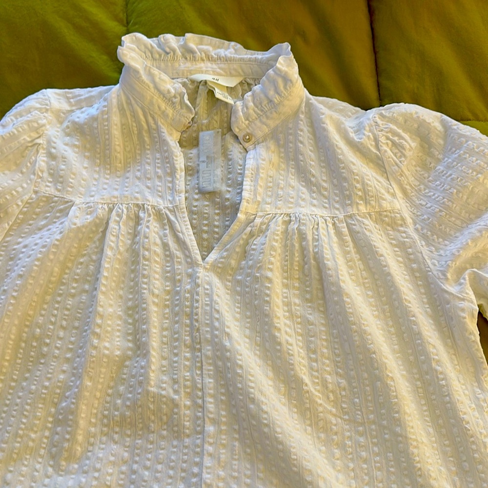 White seersucker blouse. Size DS